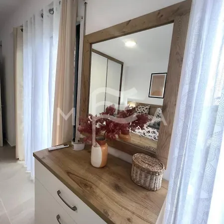 Exquisite 703 Inn Golem (Tirana)