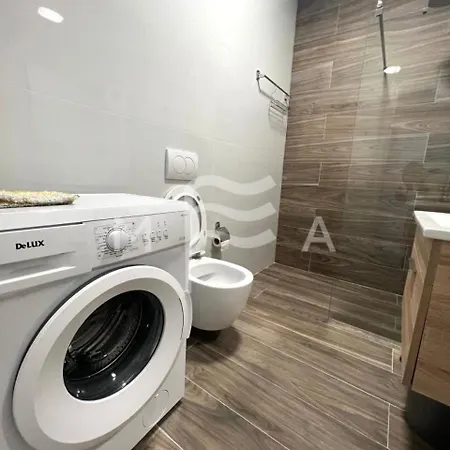 Exquisite 703 Inn *